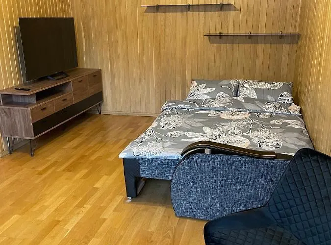 Oak Apartment